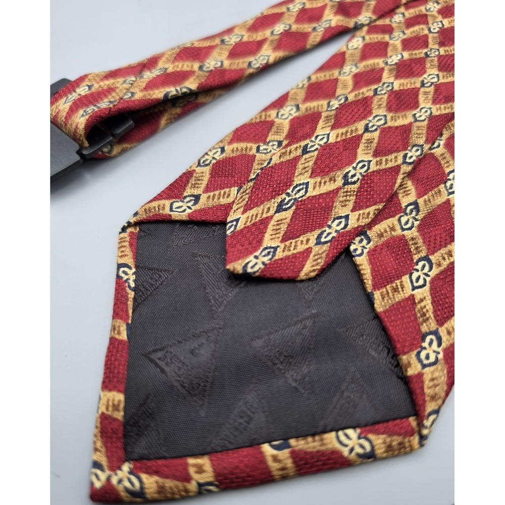 Vintage GUESS USA American Classics Mens Tie Red Gold Geometric Necktie 58" - Picture 6 of 6